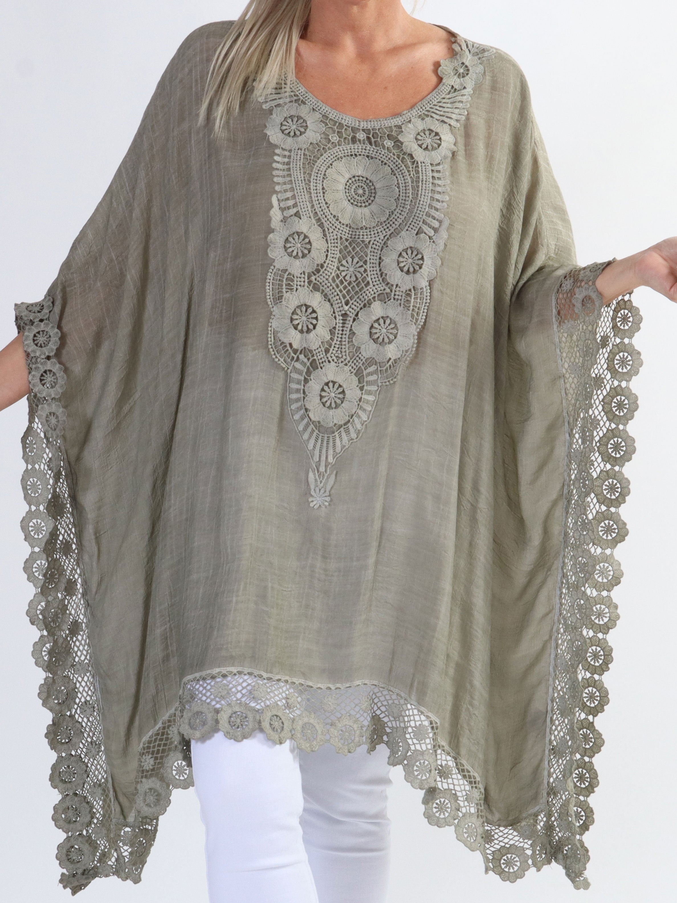 Leslie - Vacker plus size tunika med spetskanter